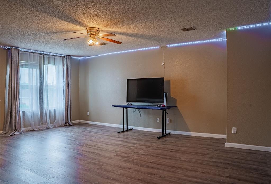 8701 Polo Drive Property Photo 6