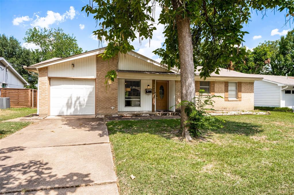 1404 Timberlake Circle Property Photo 1