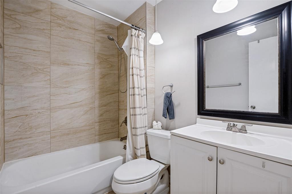 1404 Timberlake Circle Property Photo 12