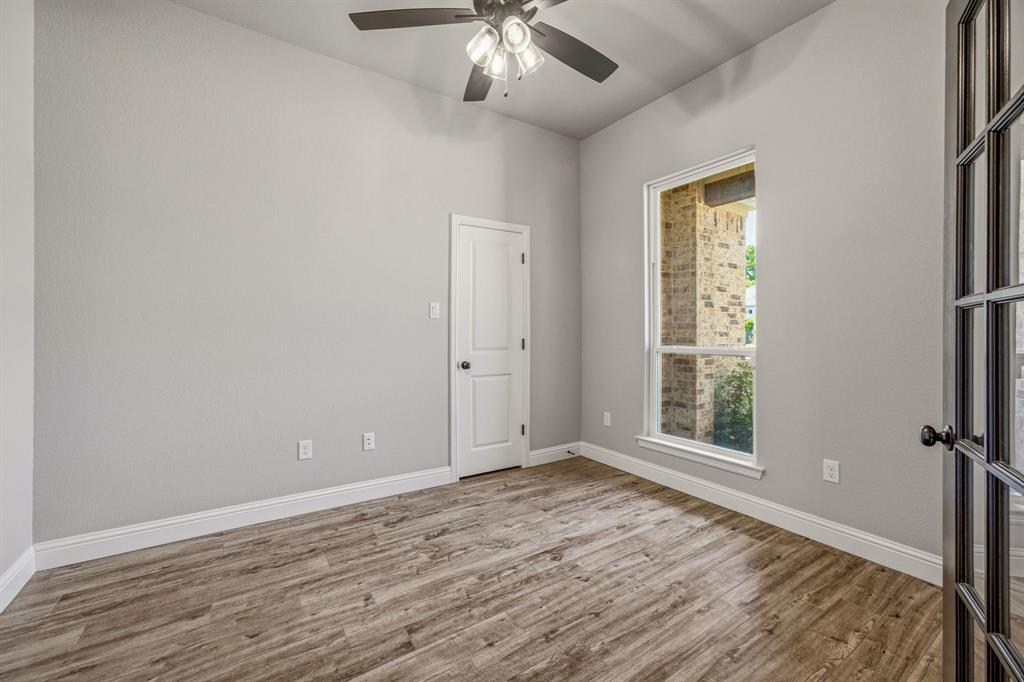 162 Breeders Drive Property Photo 4