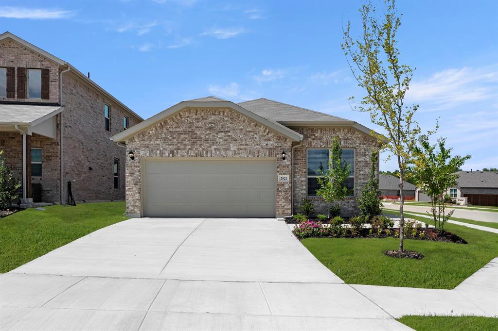 2521 Russell Way Property Photo 1