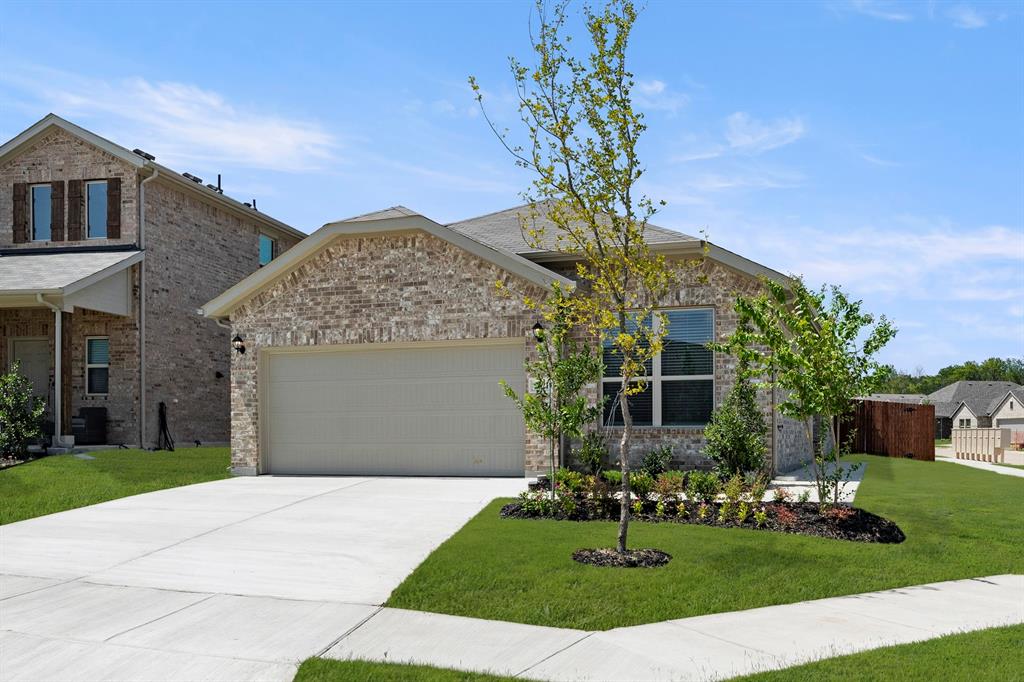 2521 Russell Way Property Photo 2