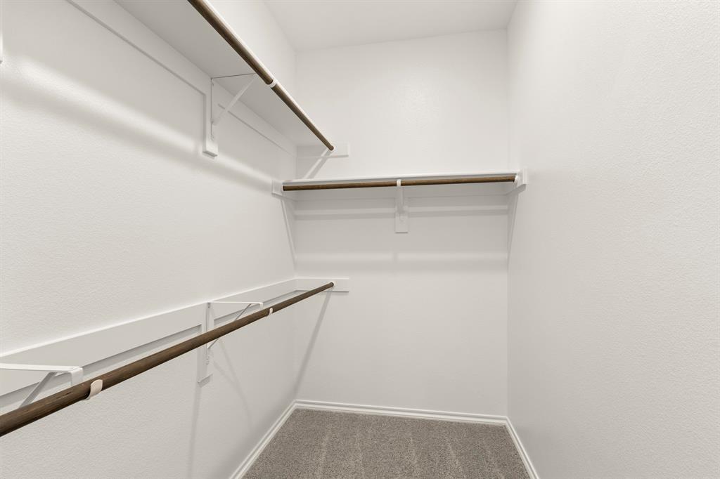 2521 Russell Way Property Photo 13