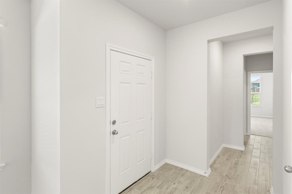 2521 Russell Way Property Photo 14
