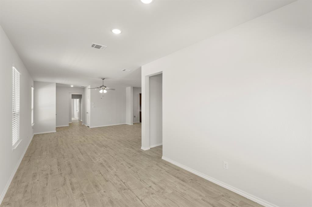 2521 Russell Way Property Photo 16