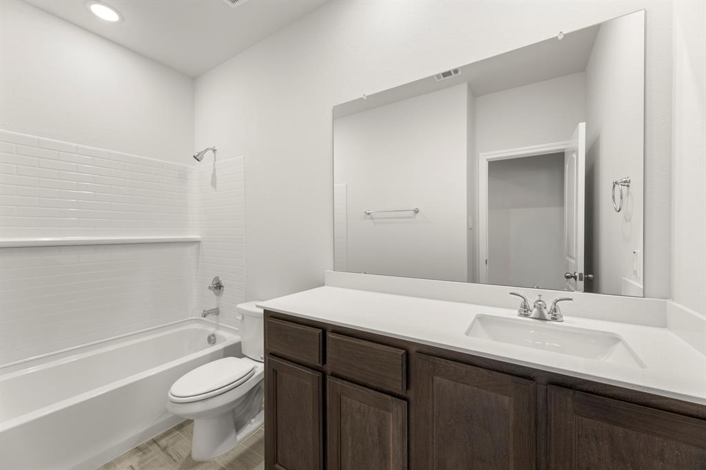 2521 Russell Way Property Photo 22