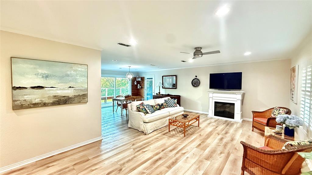 2432 Skyline Drive Property Photo 4
