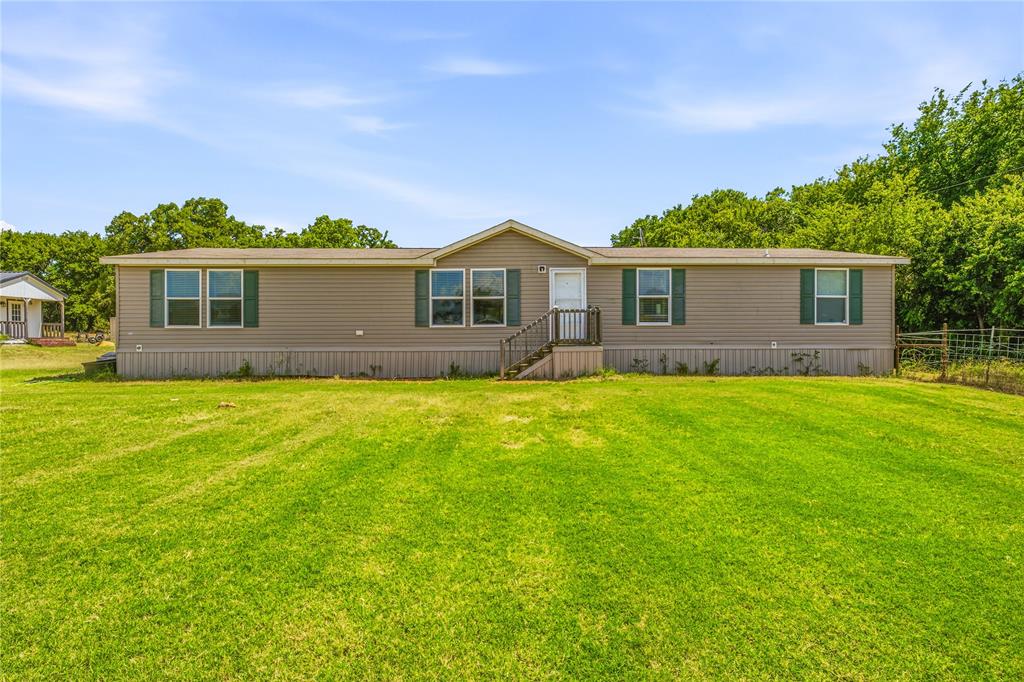 1407 County Road 3838 Property Photo 1