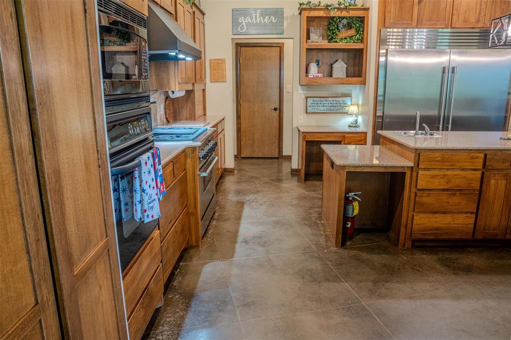 263 County Road 1602 Property Photo 20