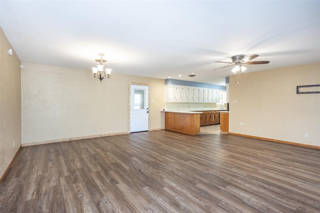 6989 W Fm 922 Property Photo 4