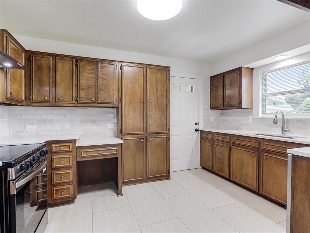 1502 Resistol Road Property Photo 10