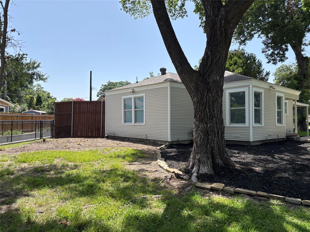 1502 Resistol Road Property Photo 27