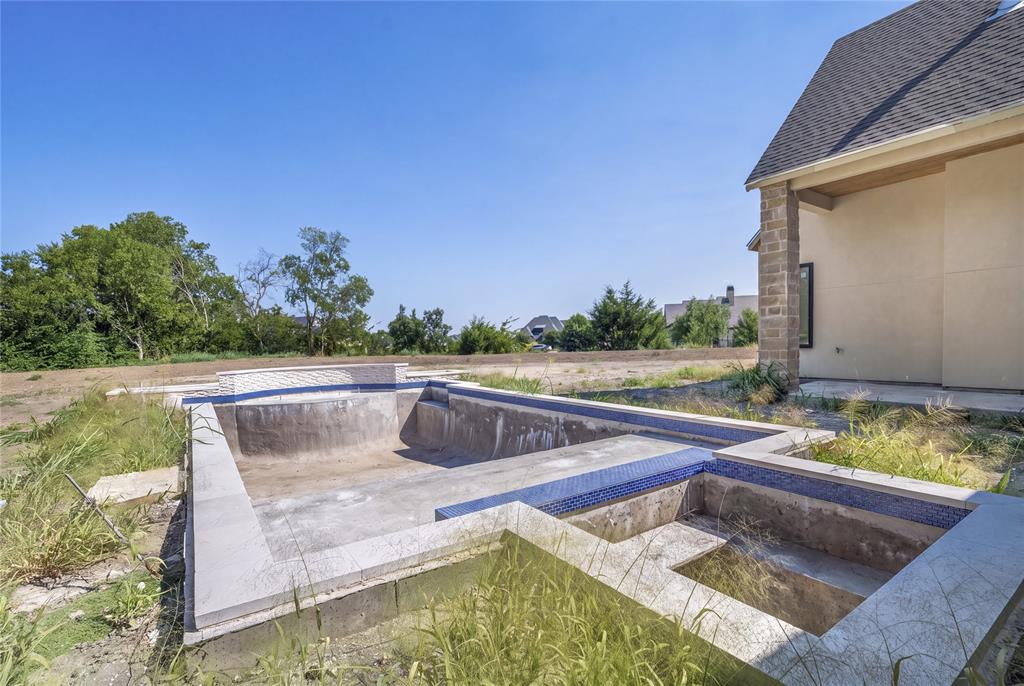 900 Healey Drive Property Photo 17