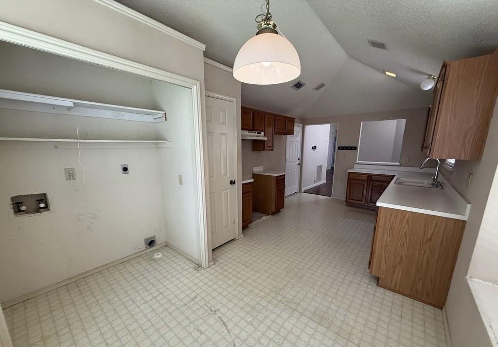 1338 Overlook Drive Property Photo 7