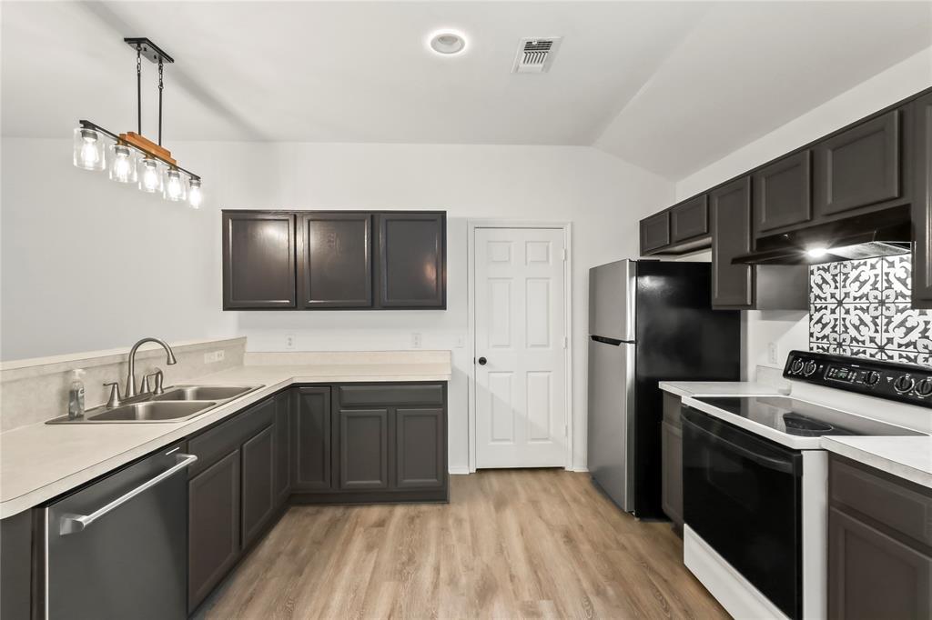 826 Savage Drive Property Photo 10