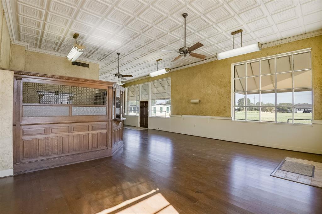 118 N Main Street Property Photo 6