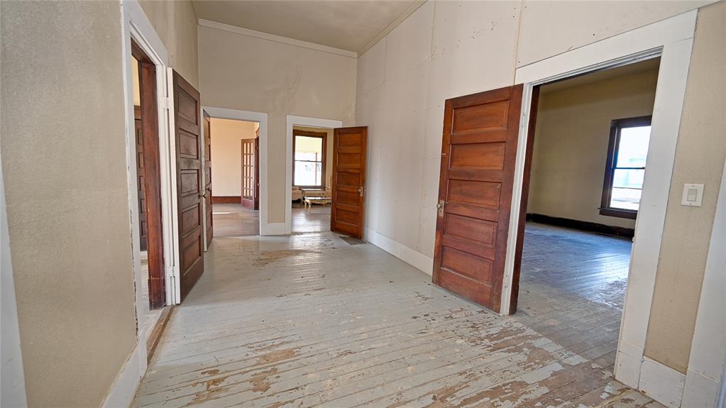400 S Broad Street Property Photo 8