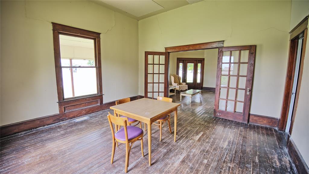 400 S Broad Street Property Photo 9