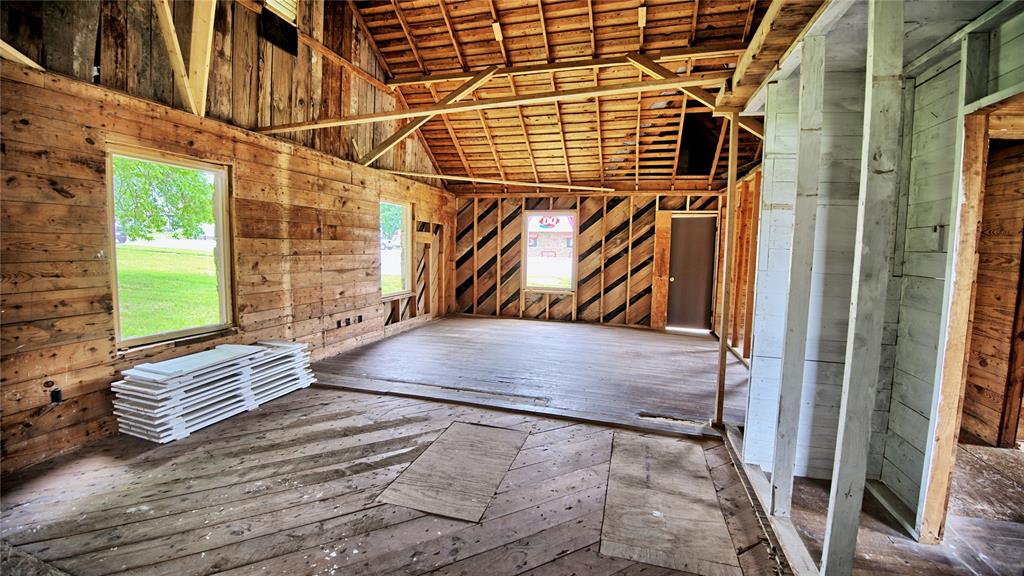 408 S Broad Street Property Photo 17