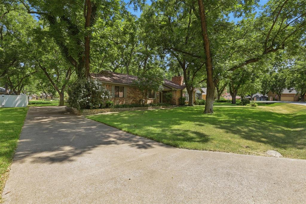 8708 S Monticello Circle Property Photo 2