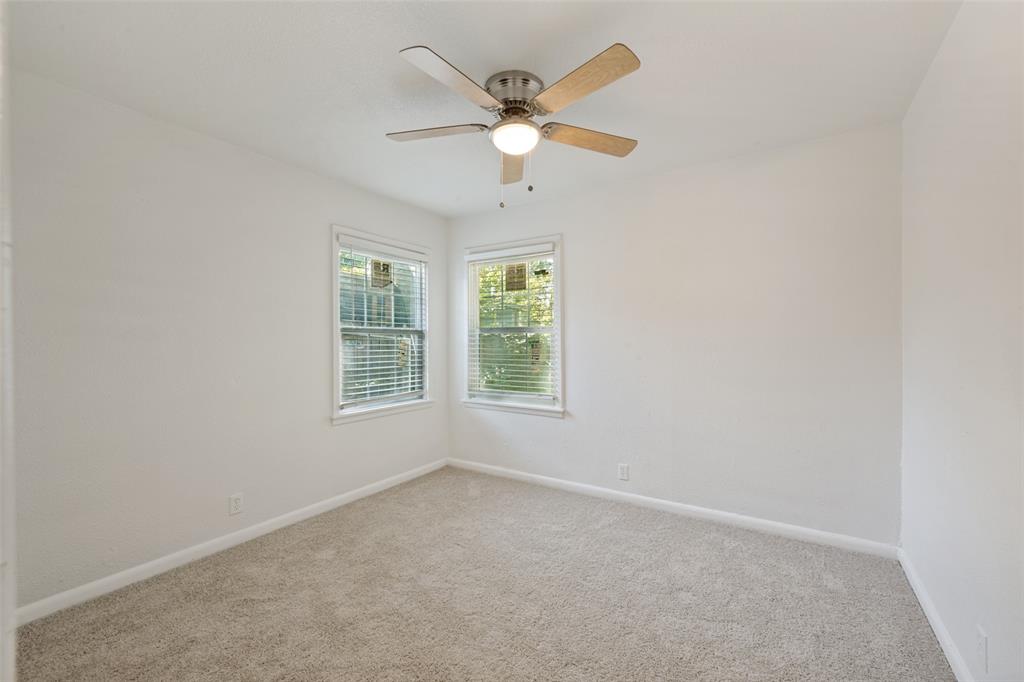 1102 E Lovers Lane Property Photo 9