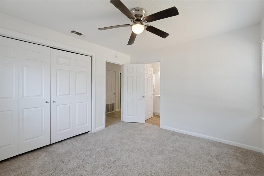 1102 E Lovers Lane Property Photo 10