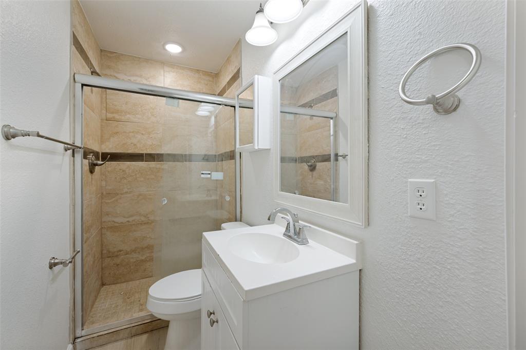 1102 E Lovers Lane Property Photo 11