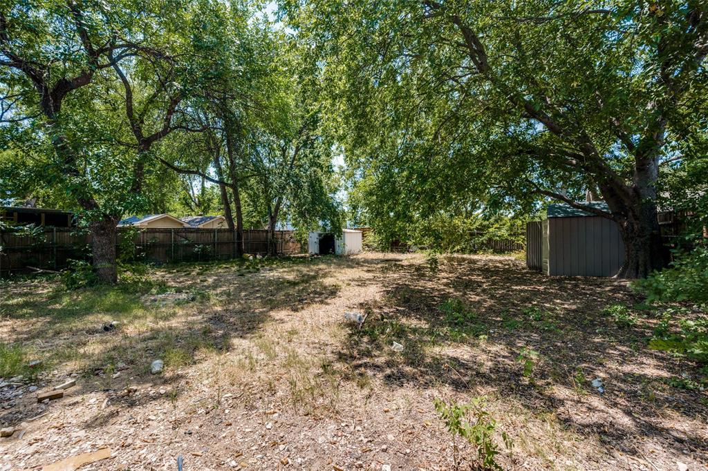 1102 E Lovers Lane Property Photo 12