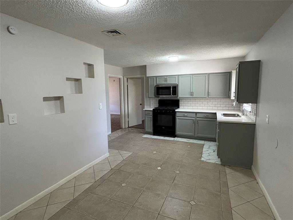130 W Cherry Point Drive Property Photo 4