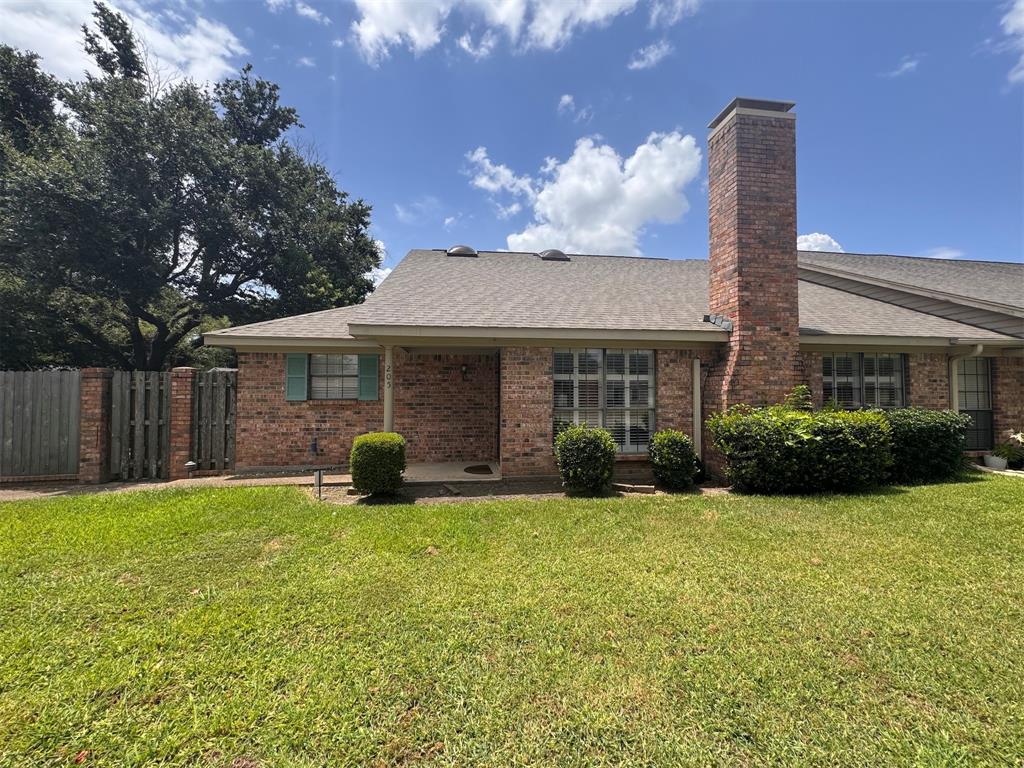 205 Northwood Boulevard Property Photo 1