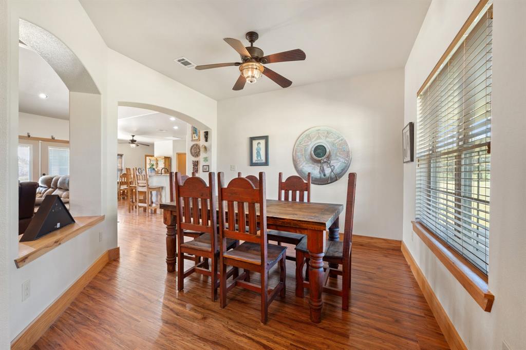 247 County Road 4519 Property Photo 6