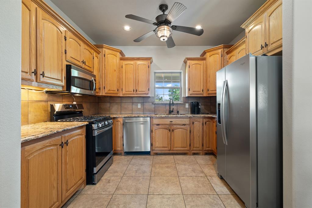247 County Road 4519 Property Photo 14