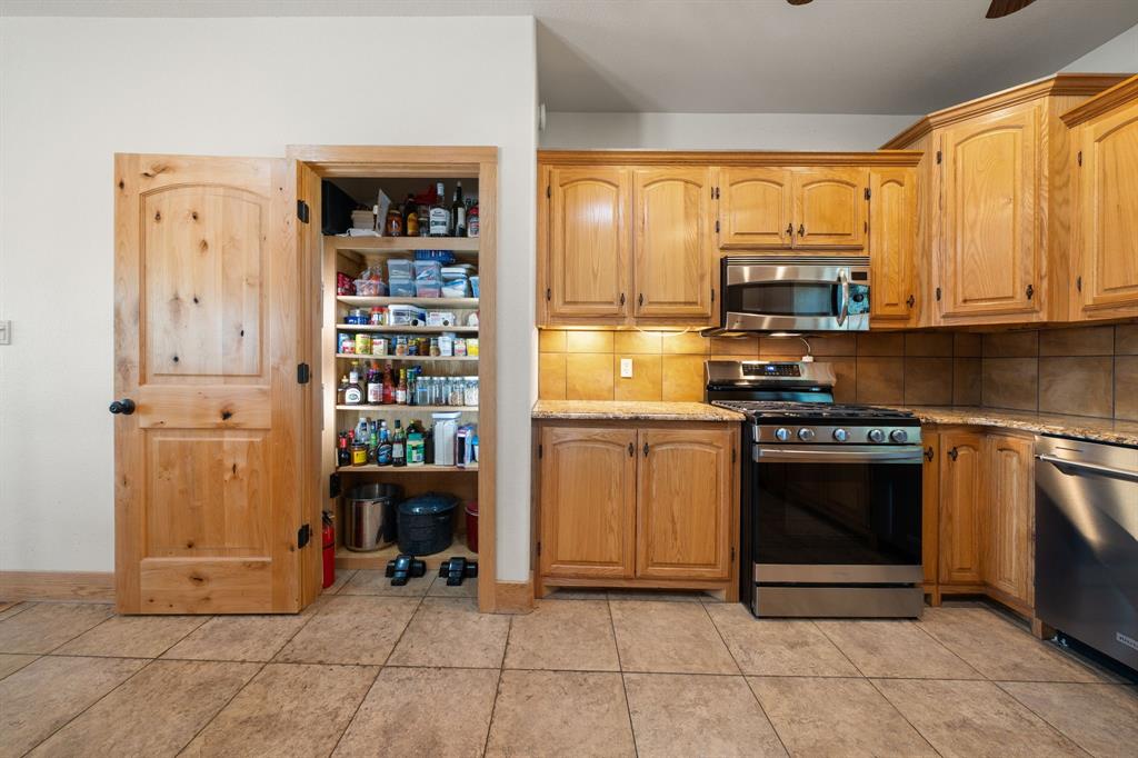 247 County Road 4519 Property Photo 17