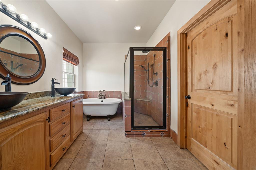 247 County Road 4519 Property Photo 23