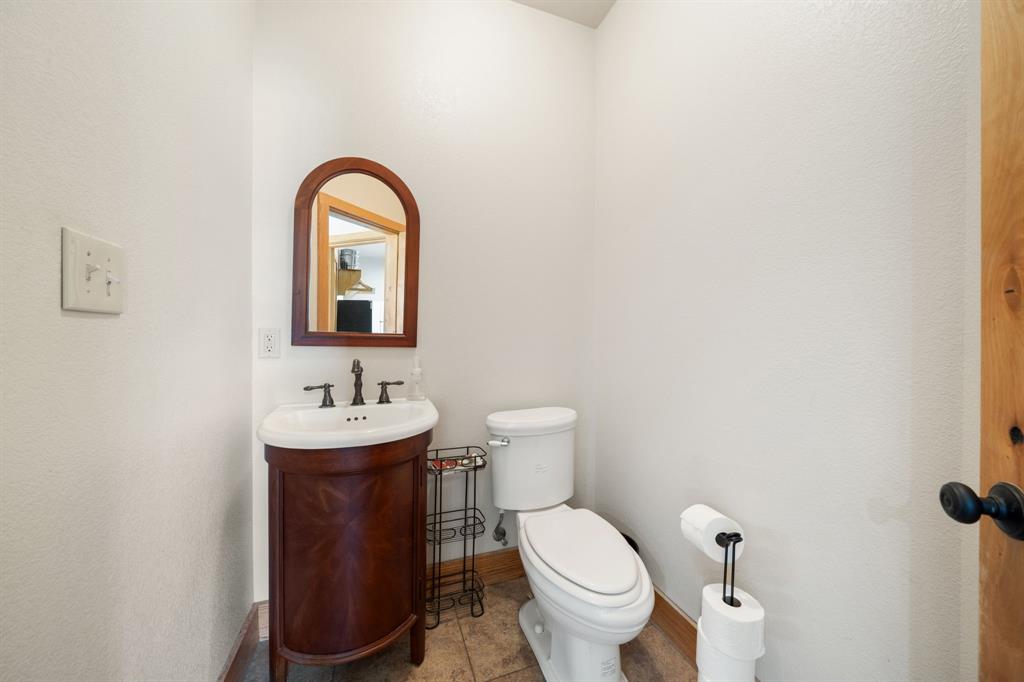 247 County Road 4519 Property Photo 29