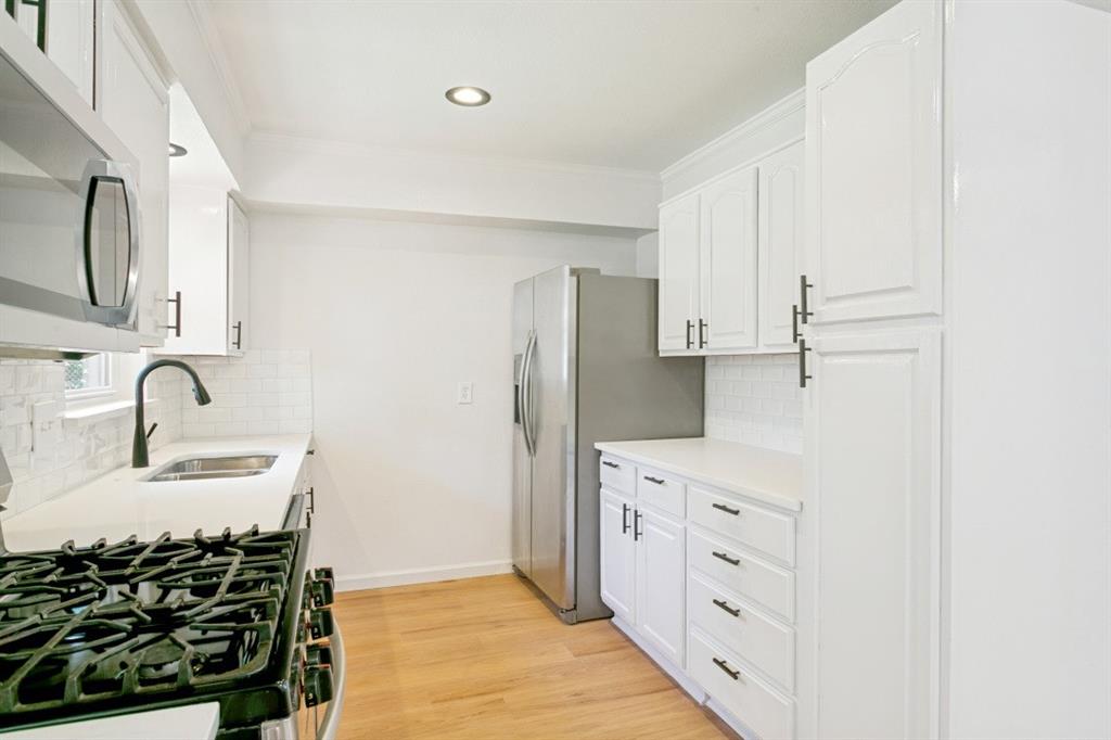 748 Oak Drive Property Photo 2
