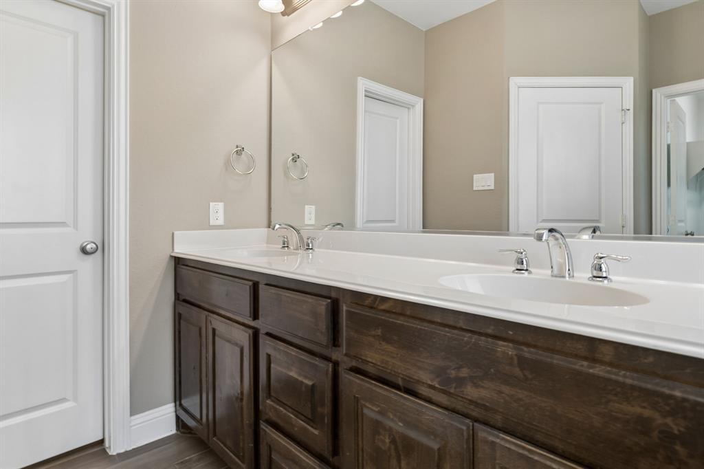 15424 Bluffdale Drive Property Photo 15