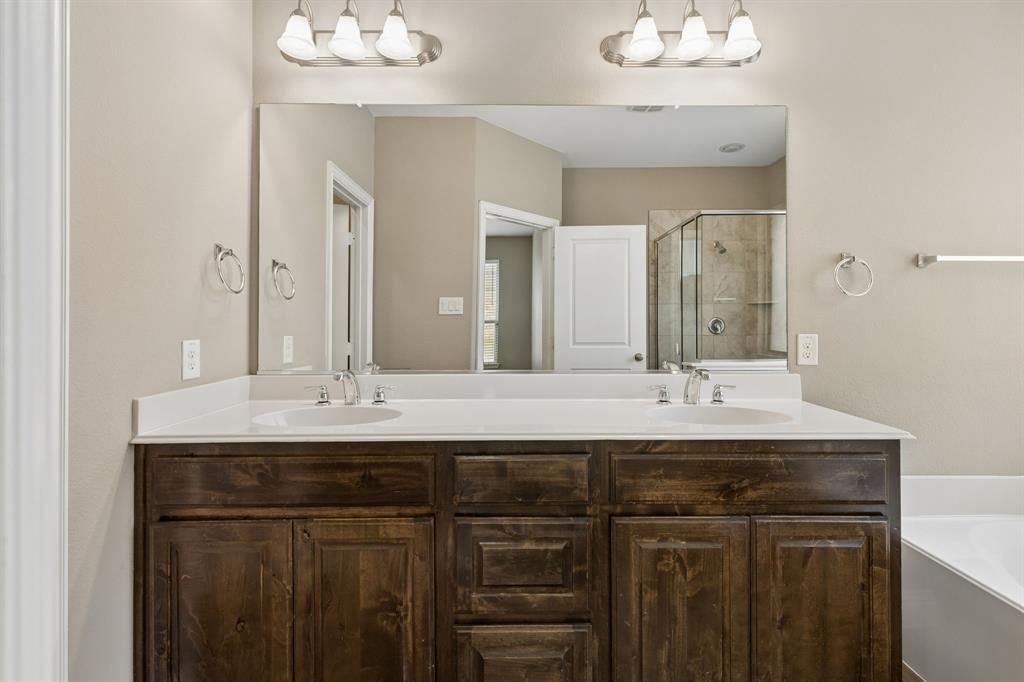 15424 Bluffdale Drive Property Photo 16