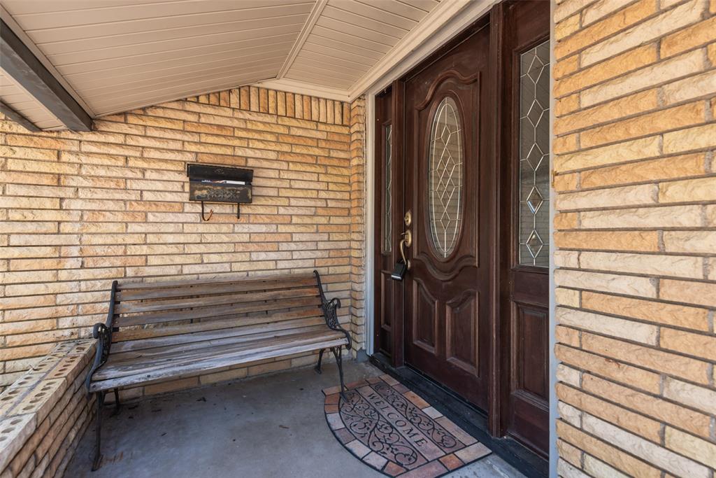 909 Egyptian Way Property Photo 7