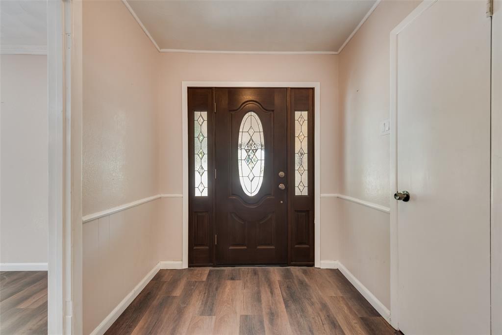 909 Egyptian Way Property Photo 8