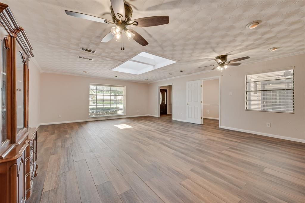 909 Egyptian Way Property Photo 11