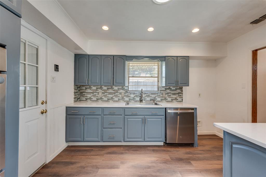 909 Egyptian Way Property Photo 14