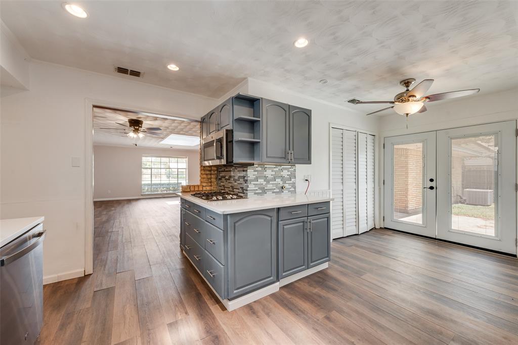 909 Egyptian Way Property Photo 15