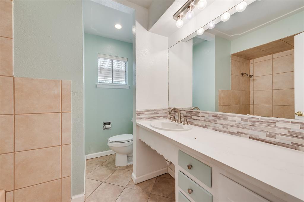 909 Egyptian Way Property Photo 25