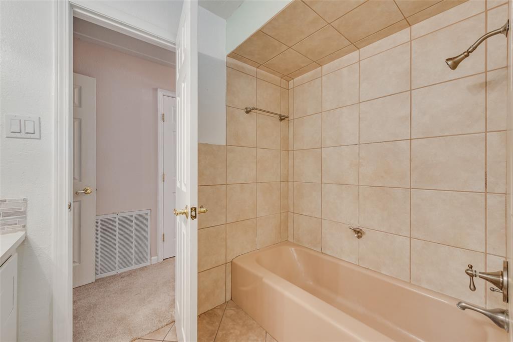 909 Egyptian Way Property Photo 26