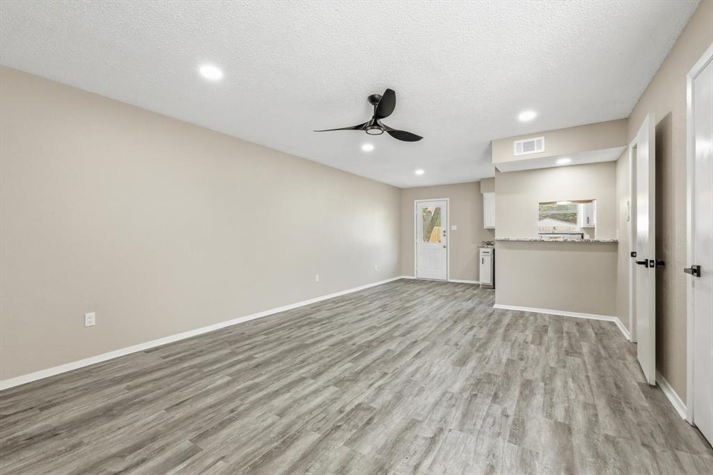 316 Cambridge Drive Property Photo 6