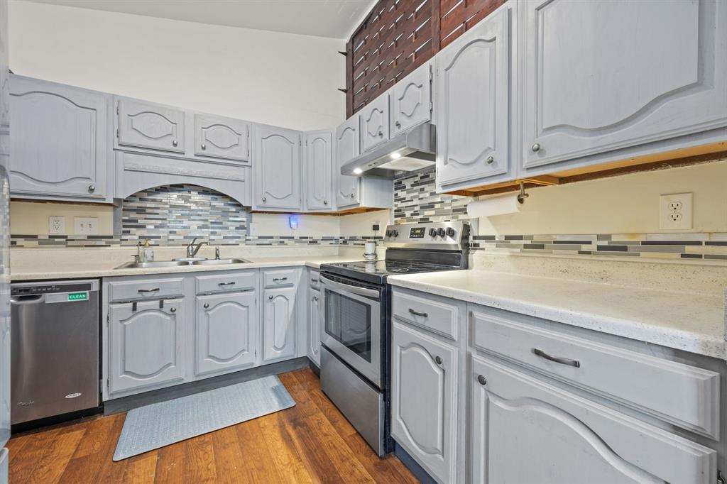 25 Brewster Court Property Photo 2