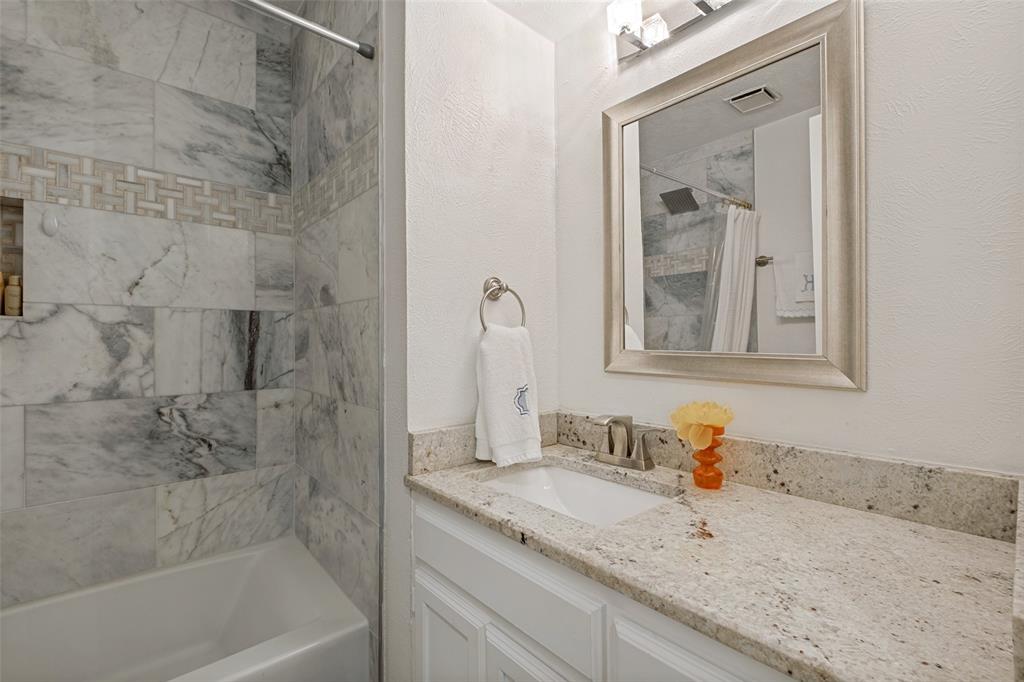 6509 E Lovers Lane Property Photo 17