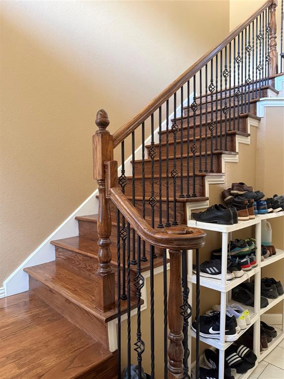556 Silver Maple Drive Property Photo 4