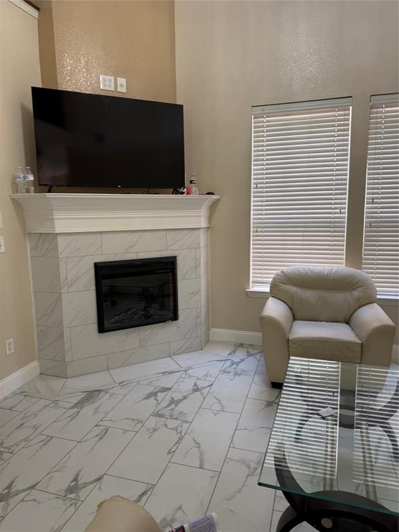 556 Silver Maple Drive Property Photo 5
